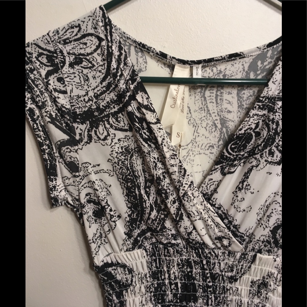 NWT Beautiful dress - Picture 3 of 8